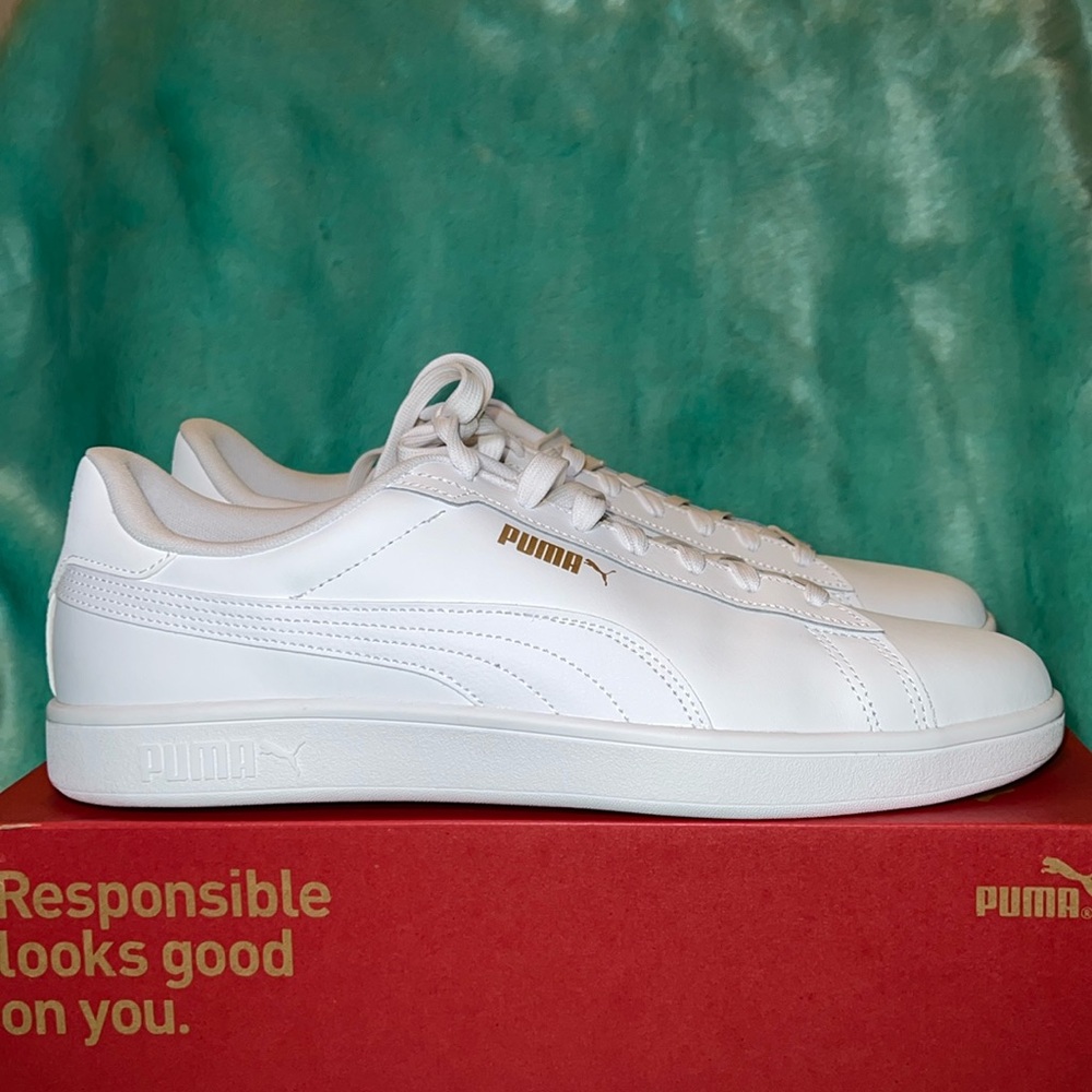 New Puma Men's sneakers size 13.